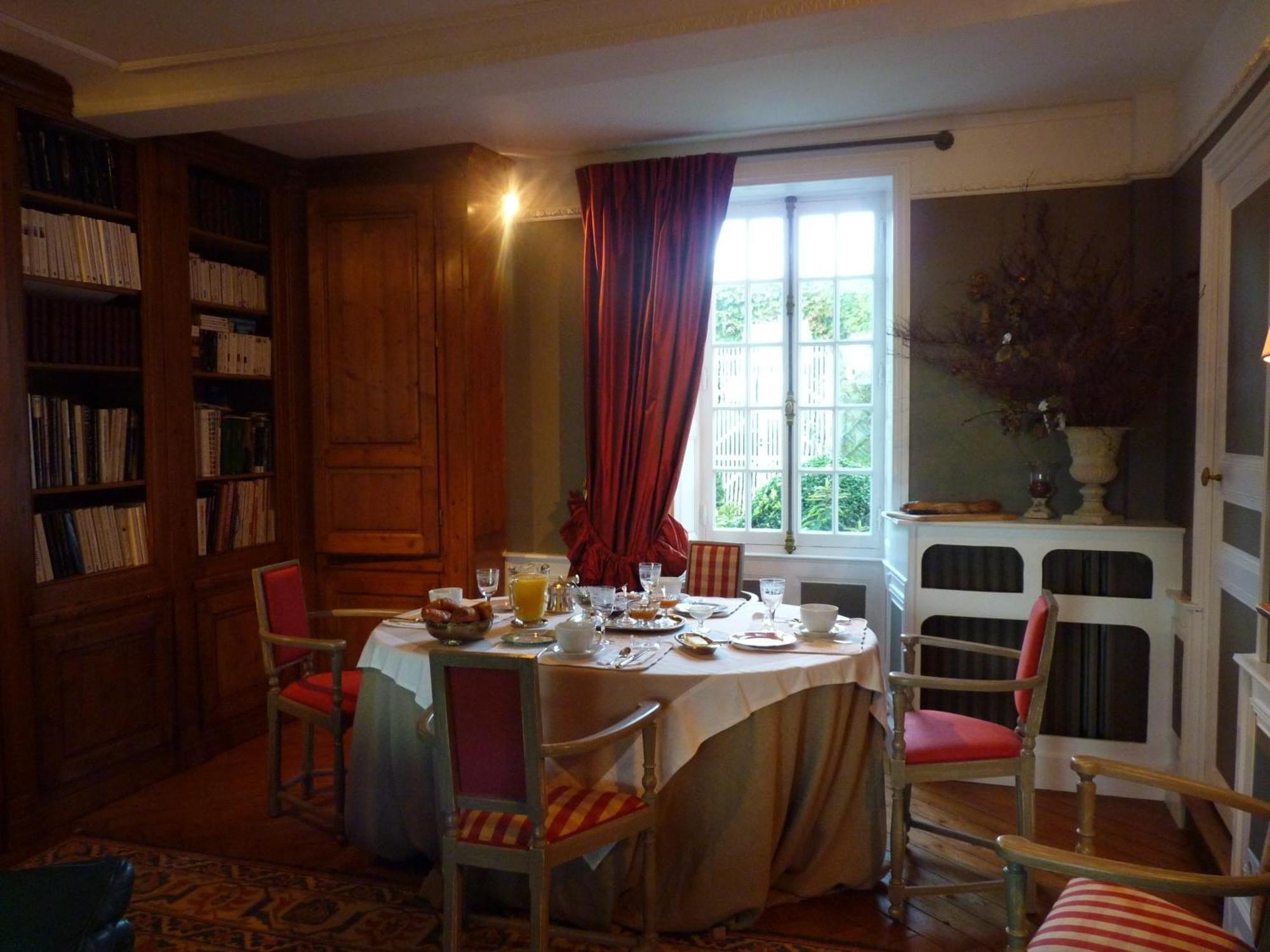 Chambres D'Hotes Le Petit Sully Sully  Exteriör bild