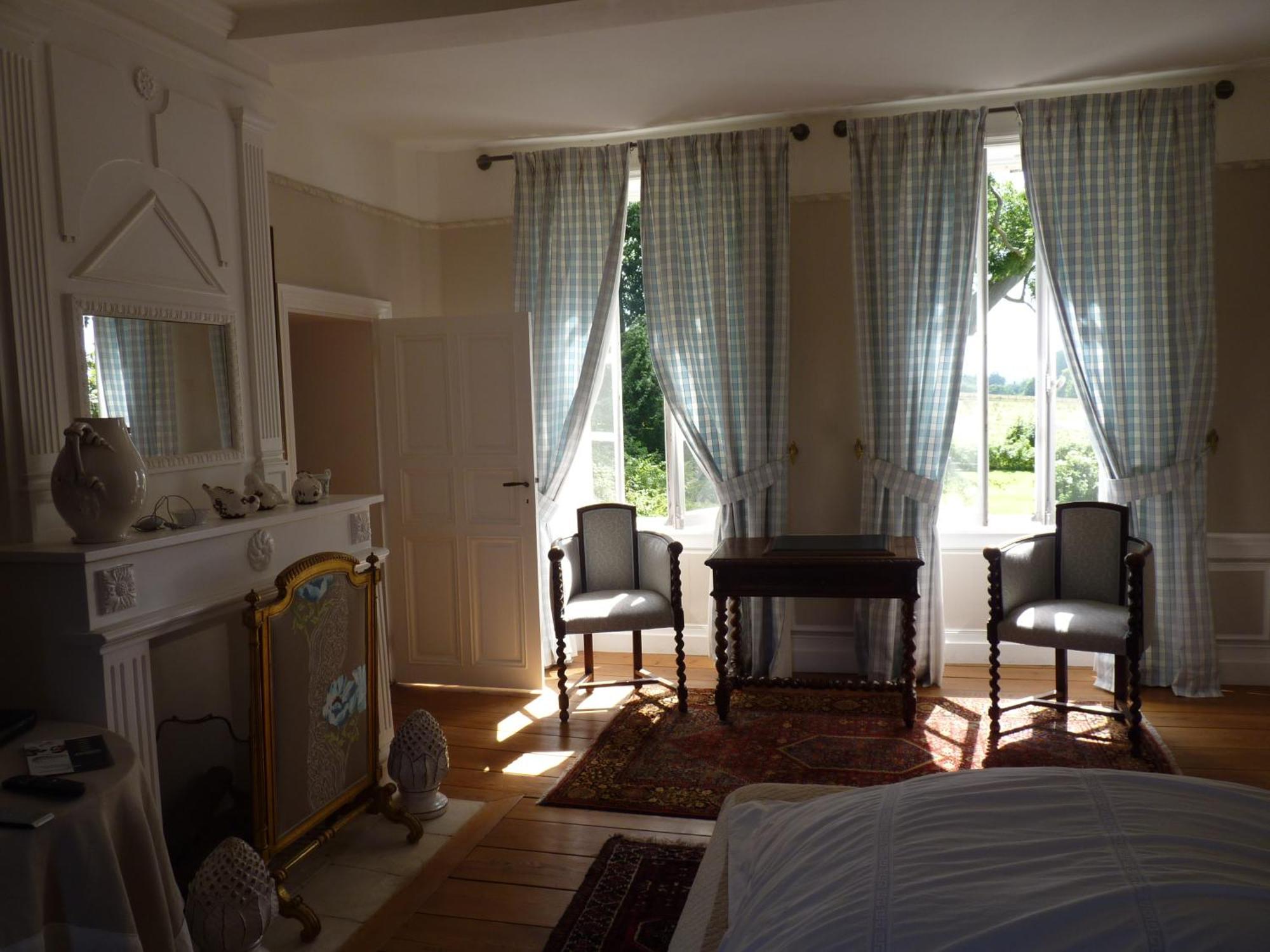 Chambres D'Hotes Le Petit Sully Sully  Exteriör bild